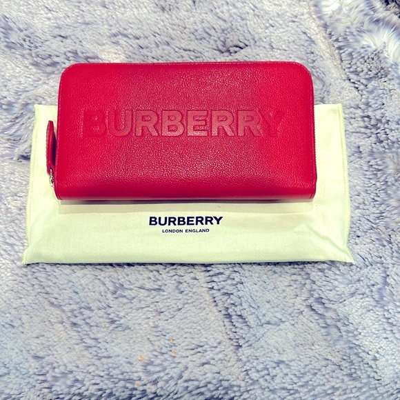 Burberry Elmore Wallet, Red, 5 inside pockets, 12 card slots - Picture 1 of 8